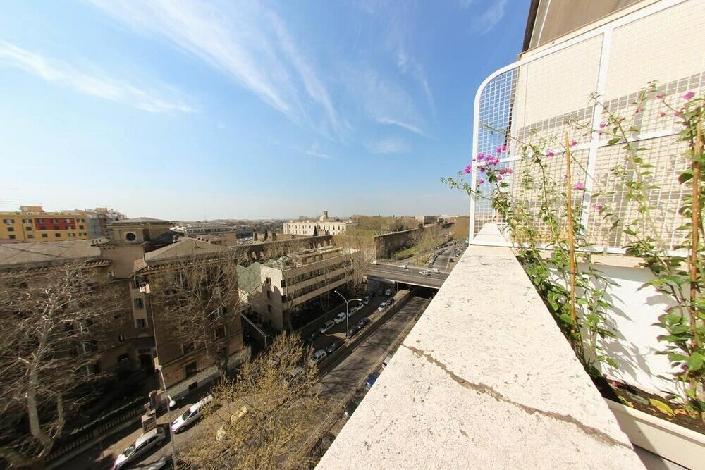 Фото Windows on Rome