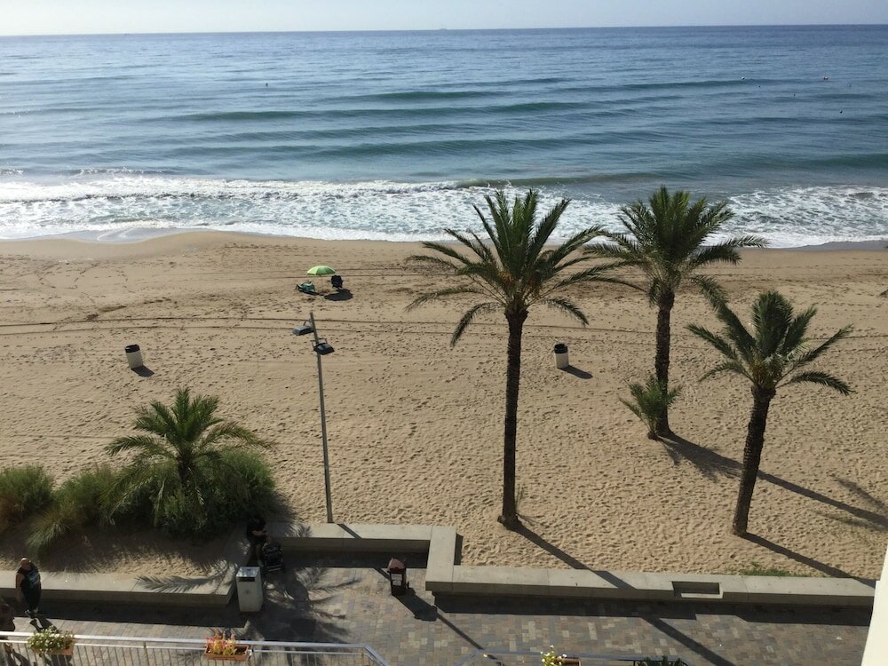 Фото Calafell Beach