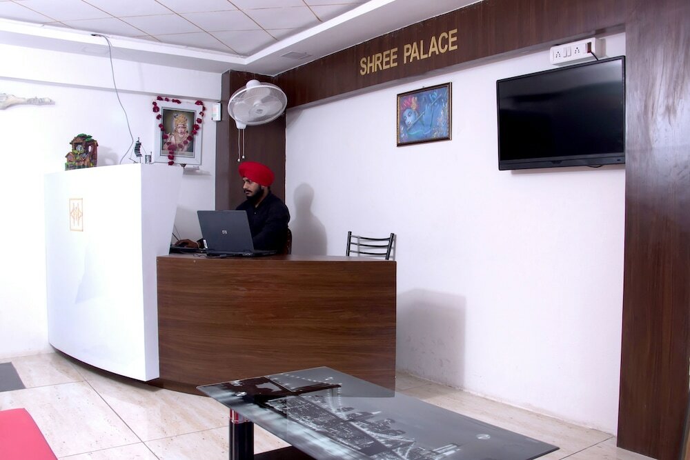 Фото Hotel Shree Palace & Restaurant