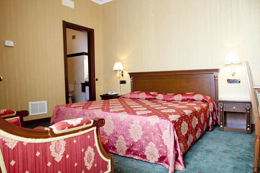 Фото Hotel Jolly