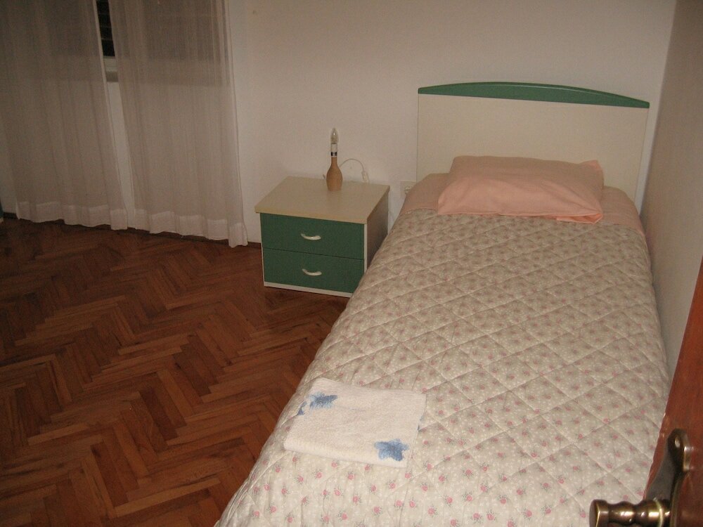 Фото Six Person Apartment With 2 Bedrooms Near the Beach in Pjescana Uvala