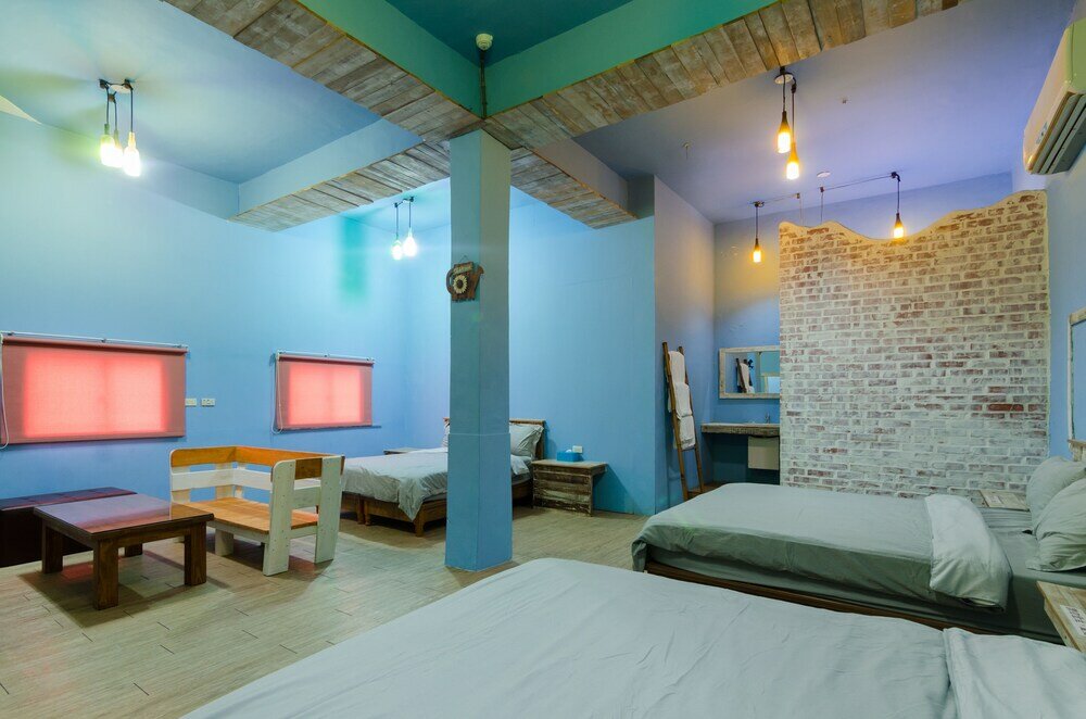 Фото Edge of Doggie Moon