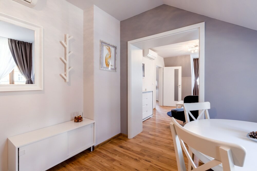 Фото Apartments Menuet