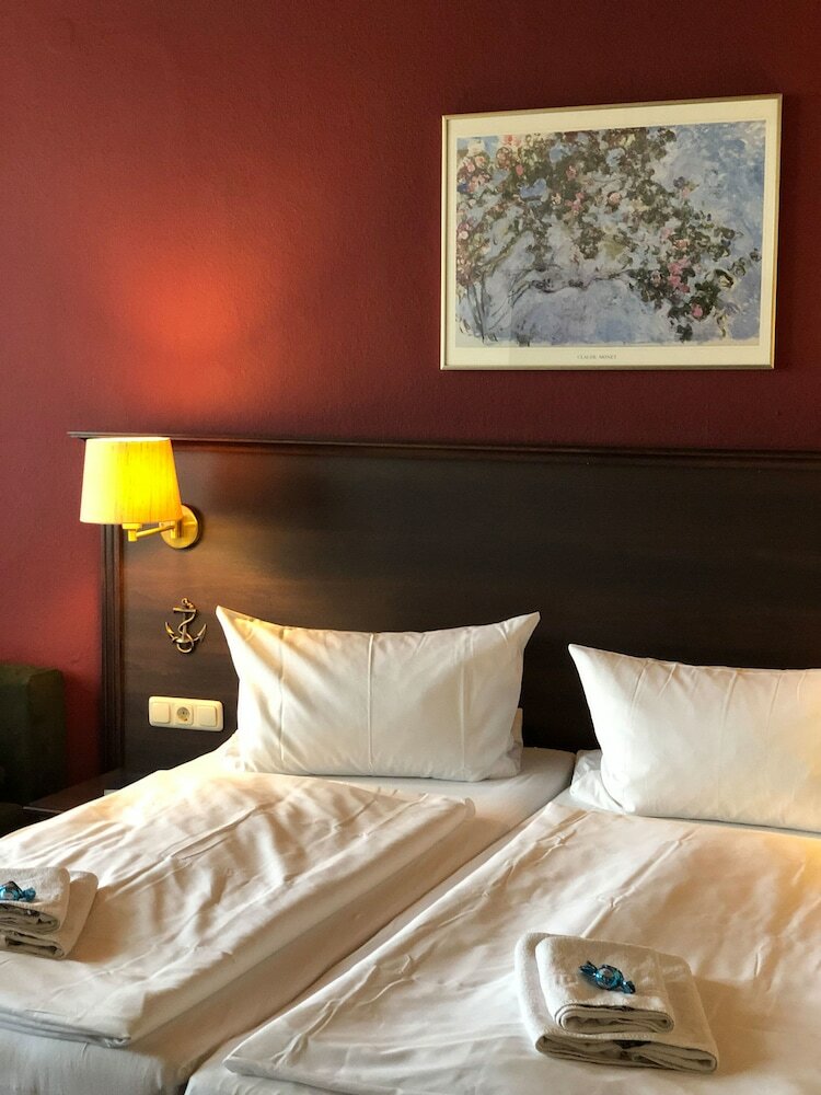 Фото Hotel Fränkischer Hof