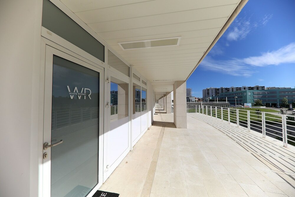 Фото White Rooms Zadar 345