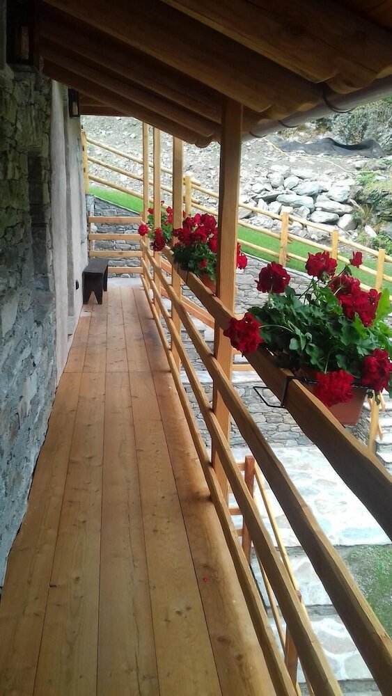 Фото Li Tzatagni