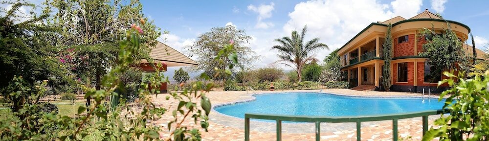 Фото Enyati Lodge