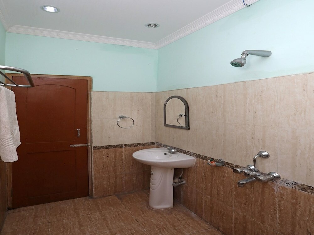 Фото Oyo Flagship 12005 Days Inn