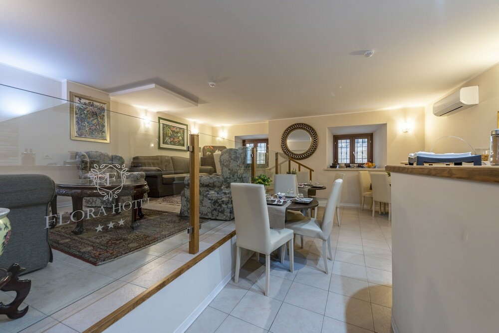 Фото Flora Hotel