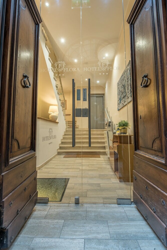 Фото Flora Hotel