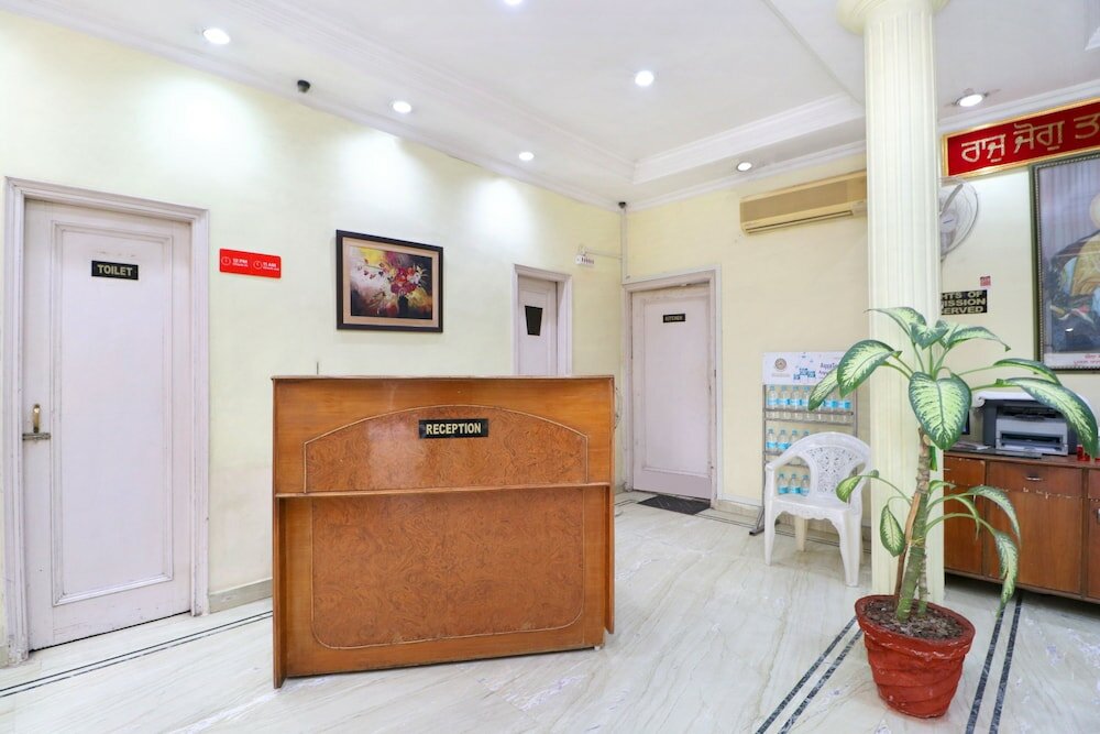 Фото Oyo 24073 Hotel Hari Darshan