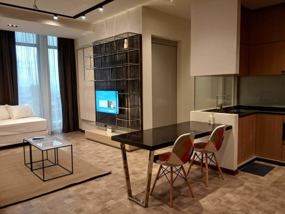 Фото Expressionz Professional Suites by iHost Homes 2