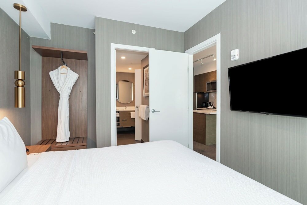 Фото Sandman Signature Sherwood Park Hotel