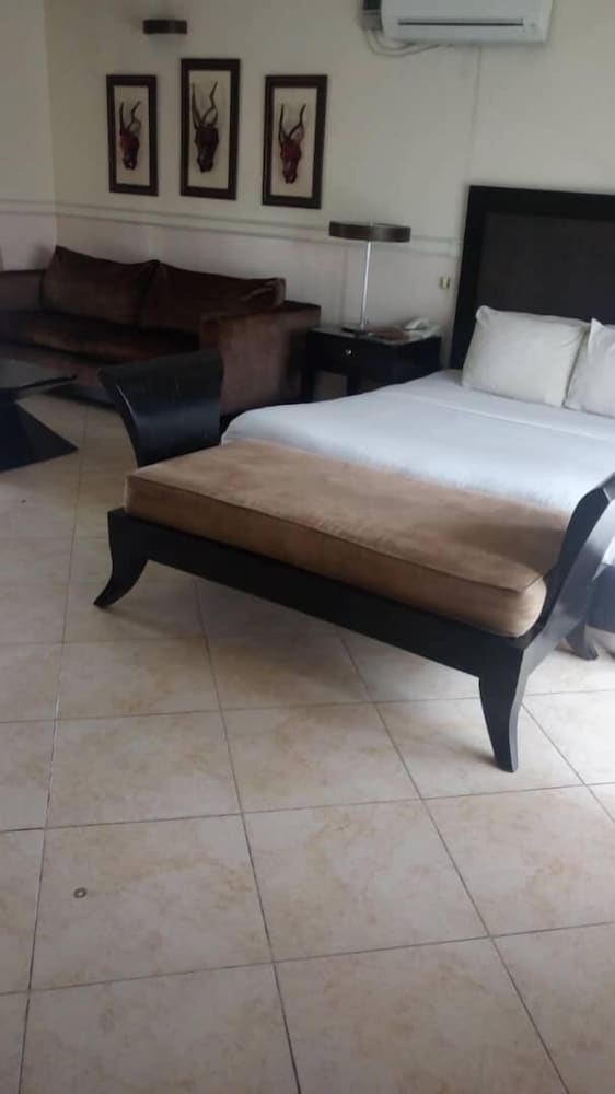 Фото Lagoon Crest Hotel