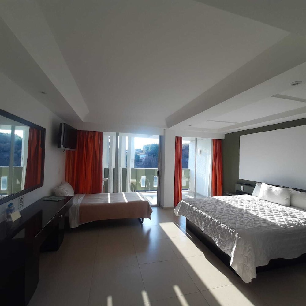 Фото Hotel Borda Cuernavaca