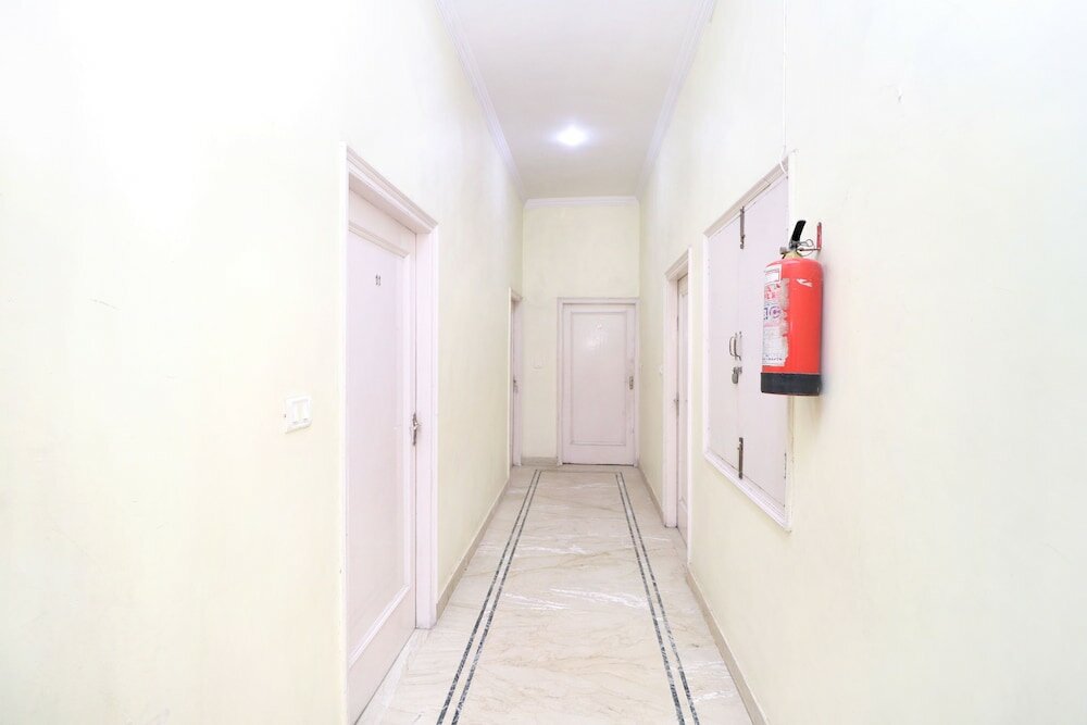 Фото Oyo 24073 Hotel Hari Darshan