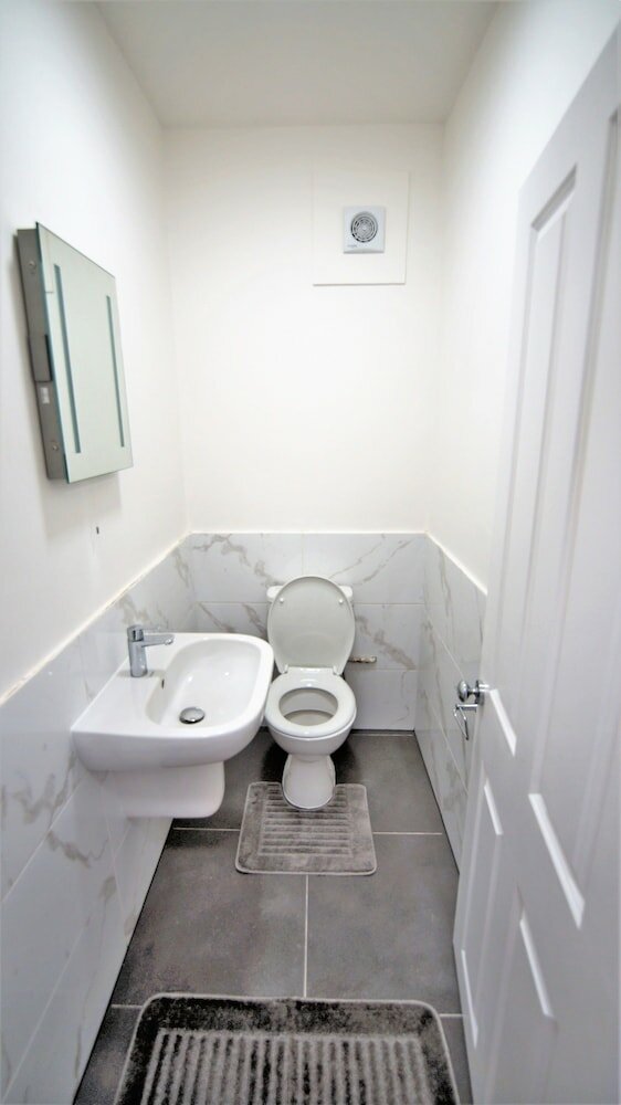 Фото Ifield Road