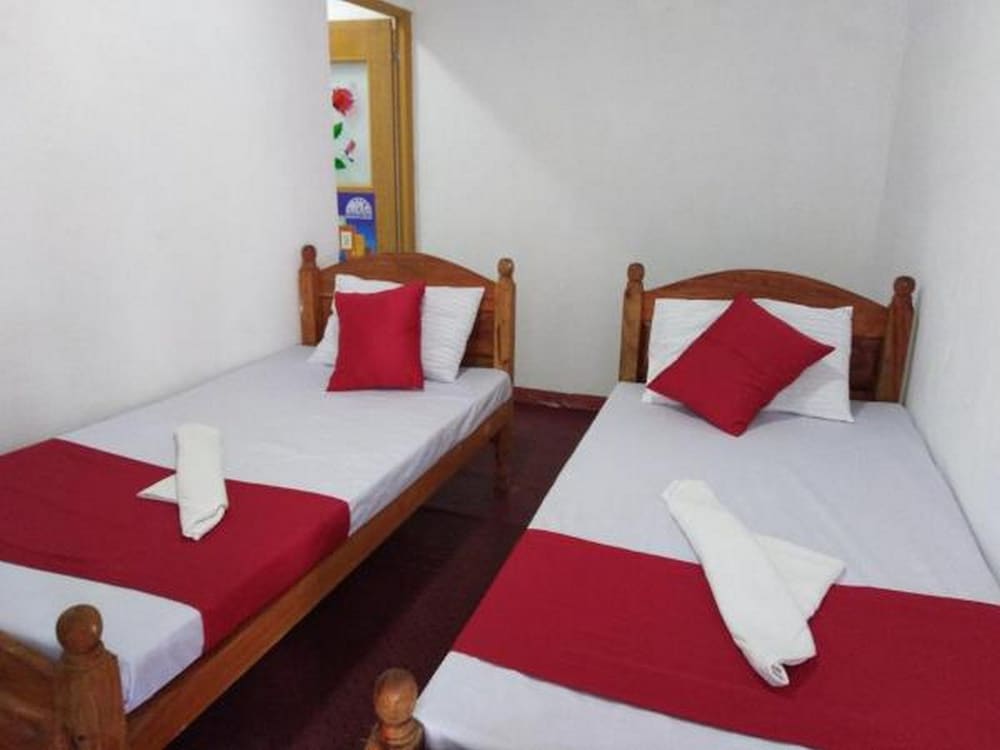 Фото Colonial Inn