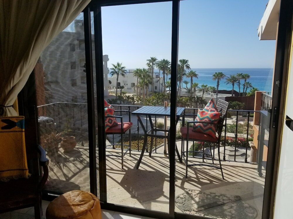 Фото 1 Minute to the Sand