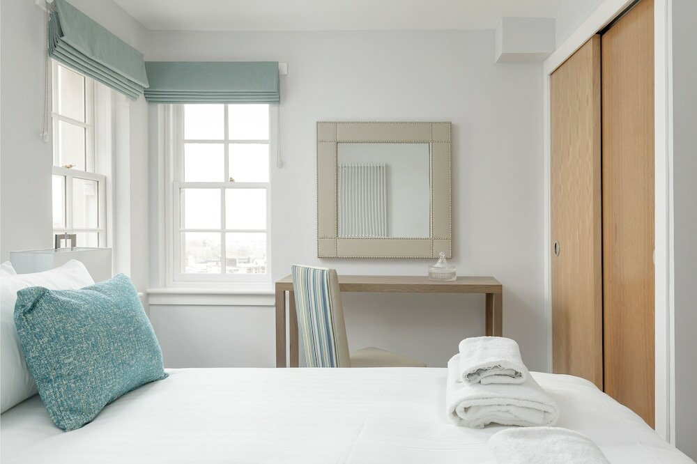 Фото Destiny Scotland Royal Mile Residence