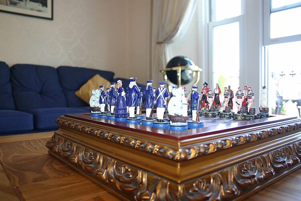 Фото Exton House