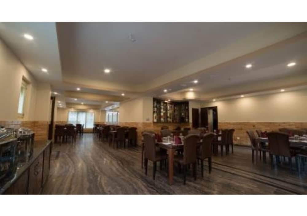 Фото Hotel Lhayul