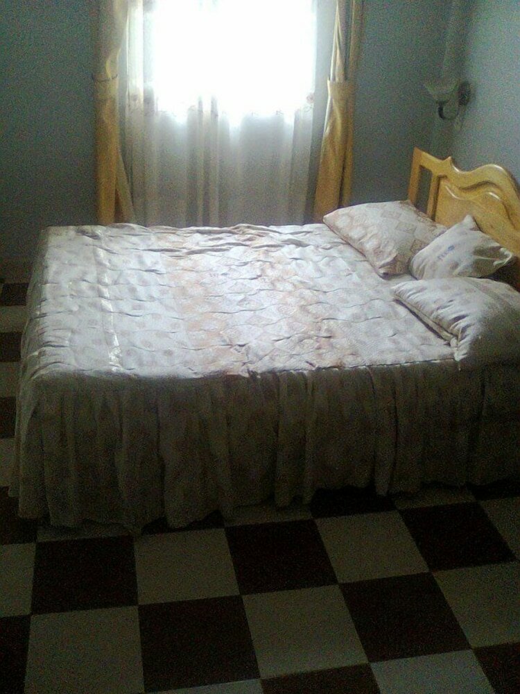 Фото Serene Hotel