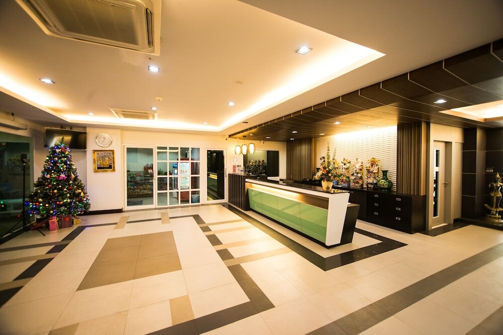 Фото отеля 2