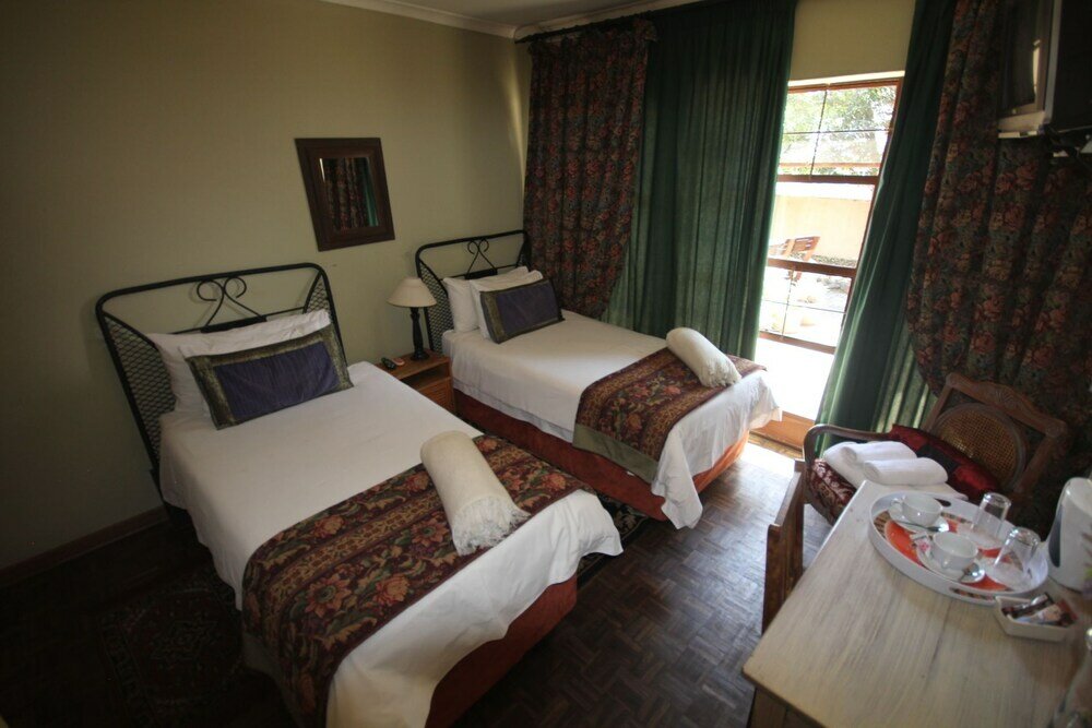 Фото отеля 2