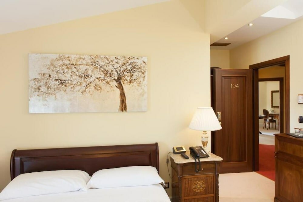 Фото Borgo Pilotti Hotel & Restaurant