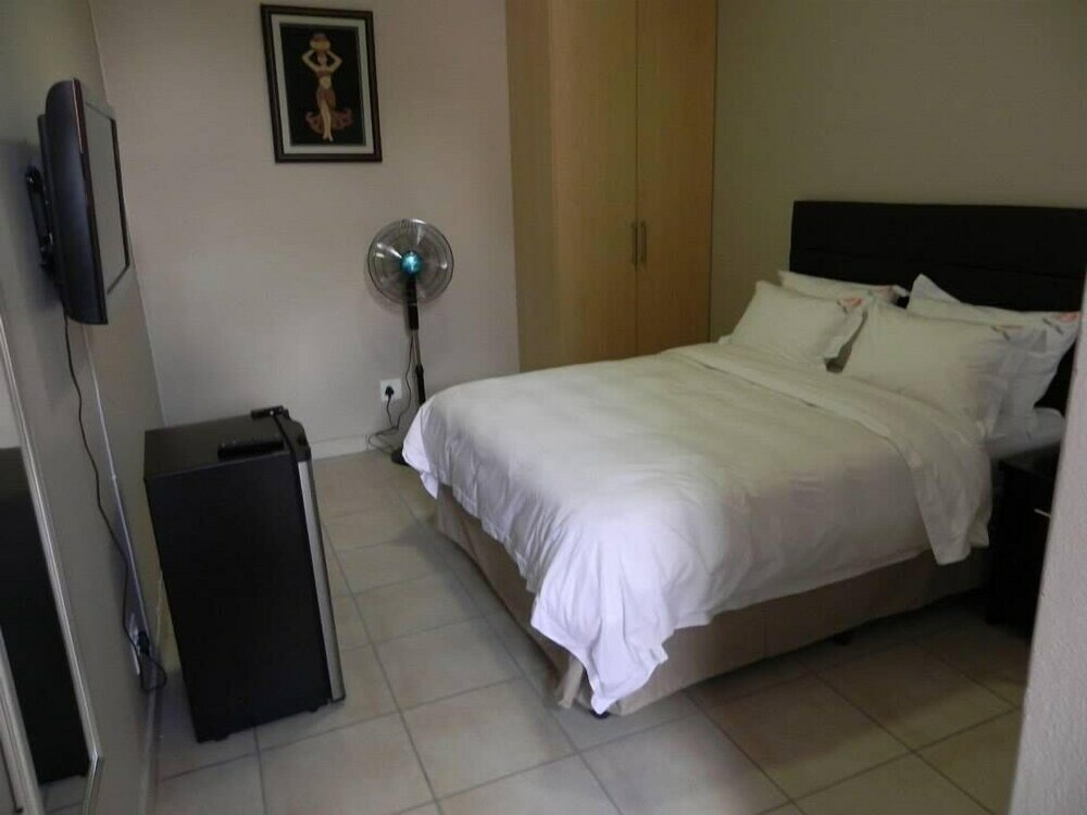 Фото Owee's Place