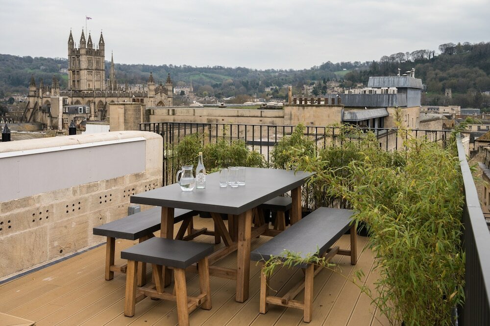 Фото Hiding Space - Trim Street Apartments