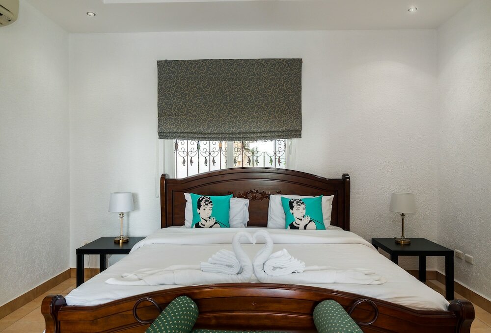 Фото Stunning Luxury Golf and Pool Villas