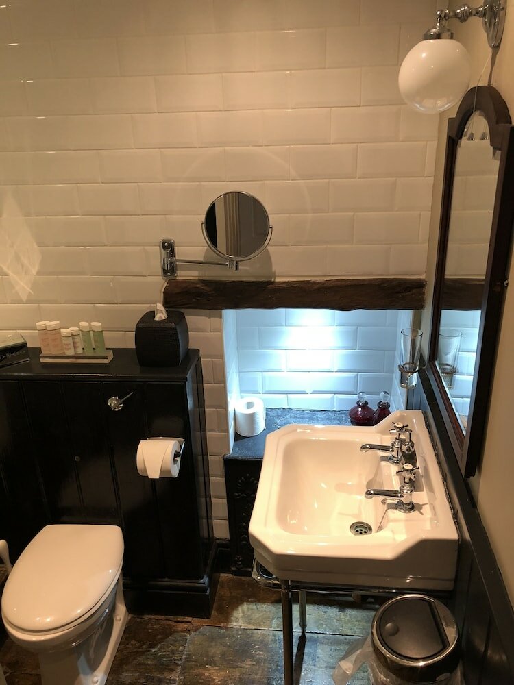 Фото The New White Lion