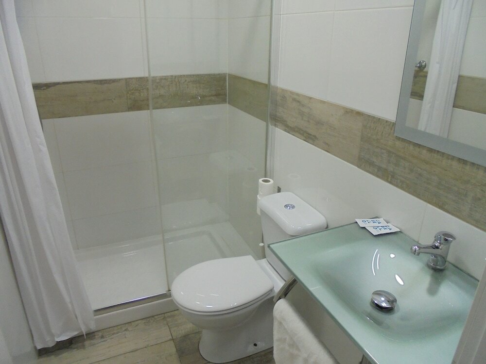 Фото Easy Sants by Bossh Hotels