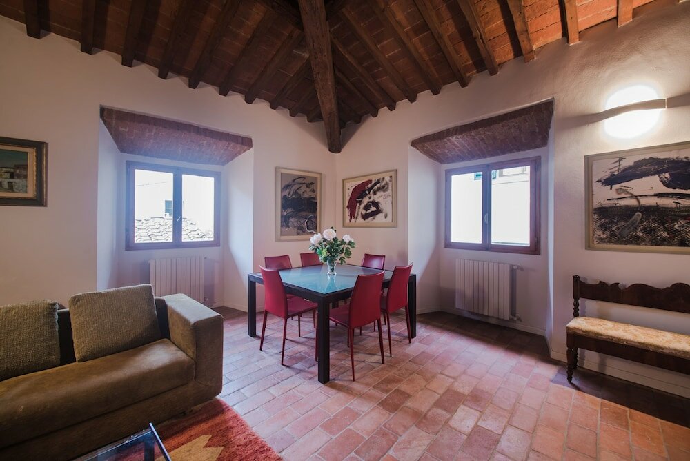 Фото Central Location in Florence Inviting 3bd Apt