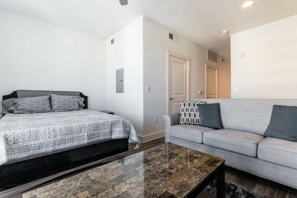 Фото Urbanlights at Legacy West