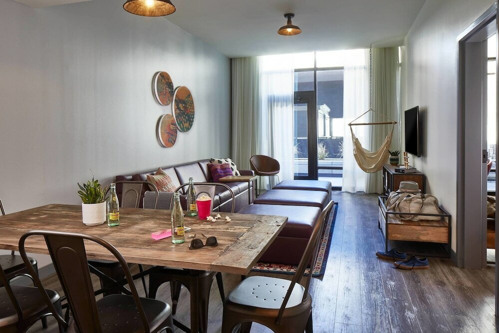 Фото Moxy Atlanta Midtown