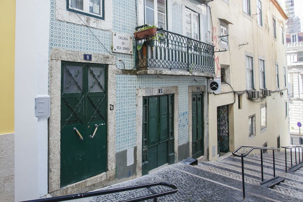 Фото Lisbon Inn Bica Suites