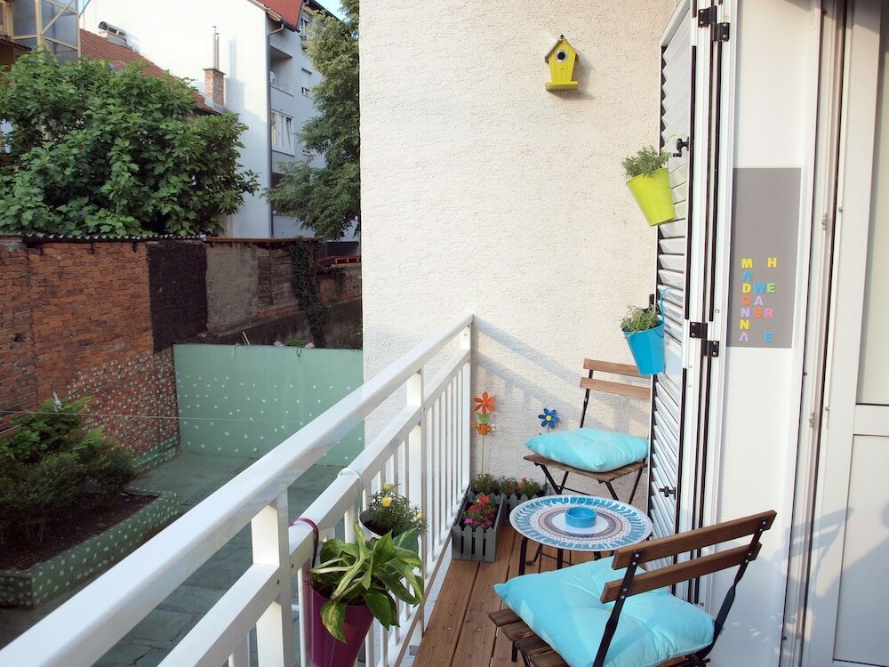 Фото Witty Please & Bardot