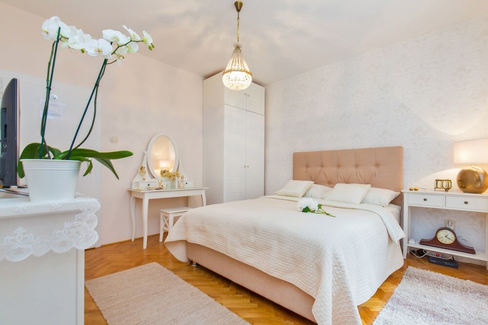 Фото Apartments and rooms Perla