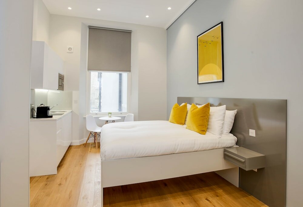 Фото Cromwell Serviced Apartment