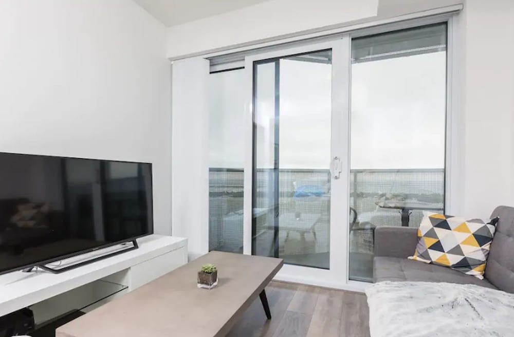 Фото Applewood Suites - Toronto Peter Street