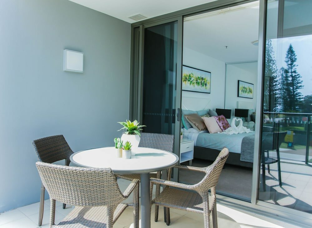 Фото Serain Residences On Surfers Private Apartments