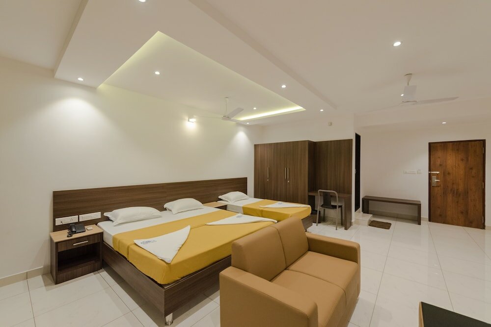Фото Hotel Karuna Residency