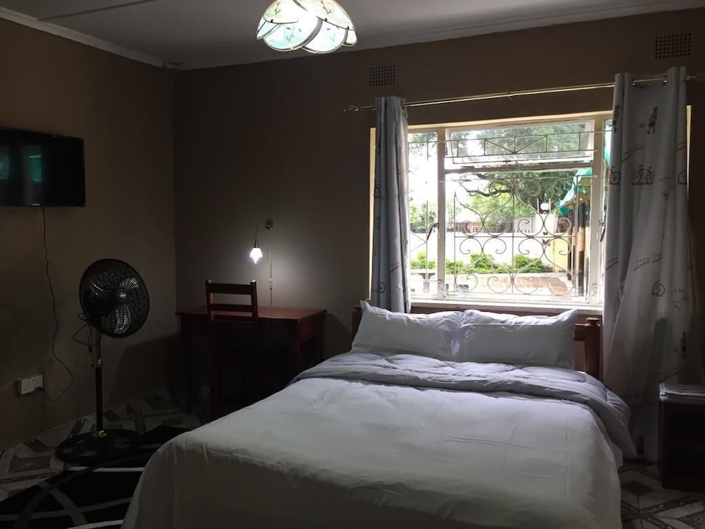 Фото Hooters Lodge