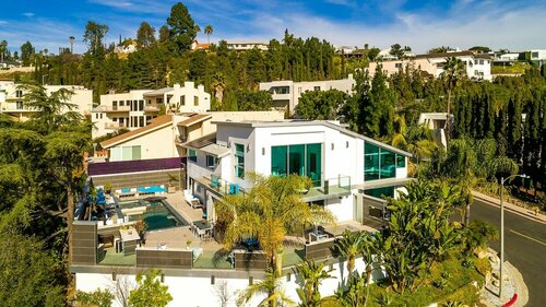 Гостиница Hollywood Estate with Stunning Views в Лос-Анджелесе