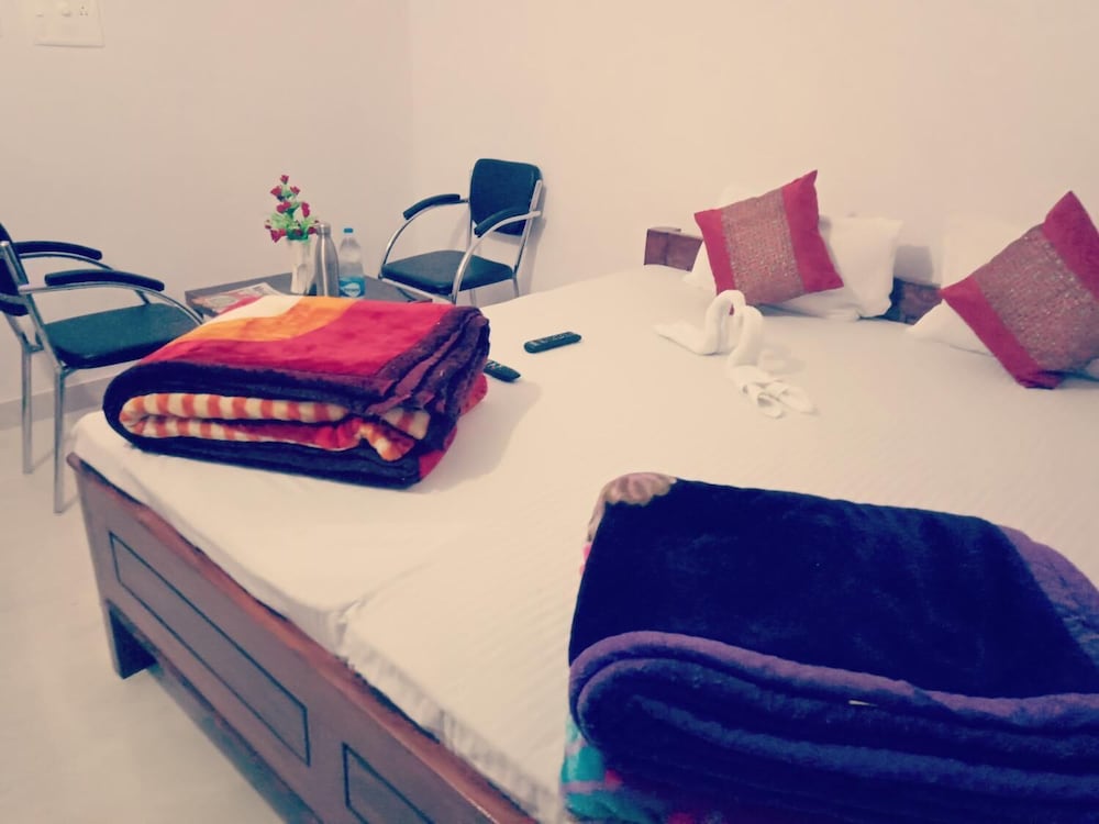 Фото Hotel Anand Lok