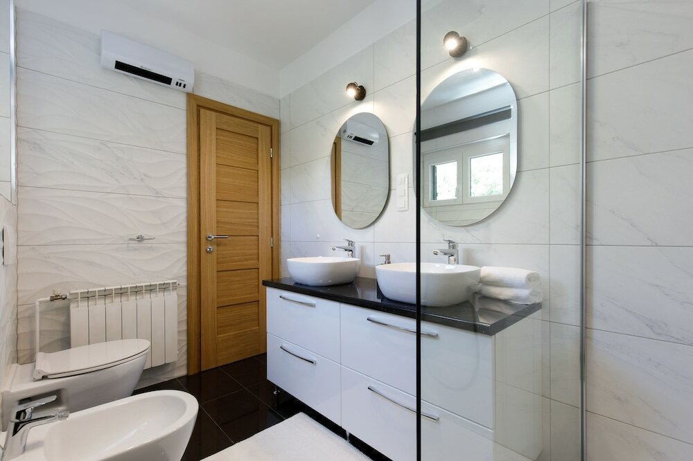 Фото Luxury beach apartment private parking