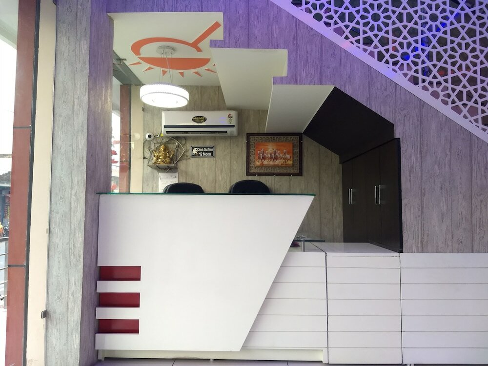 Фото Hotel Reyansh